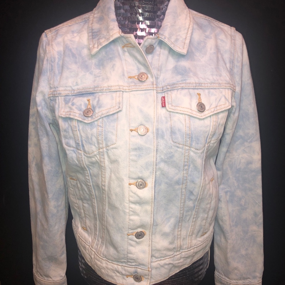 Stonewashed Levi’s Jean Jacket Size Medium - image 3